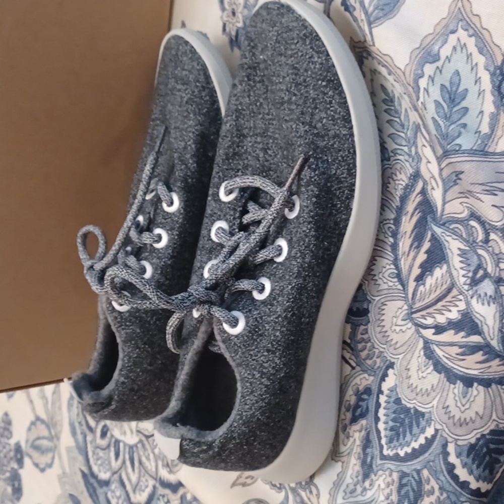 New Allbirds Womens Dark Gray Knit Washable Sneakers SZ 10 - Picture 2 of 11